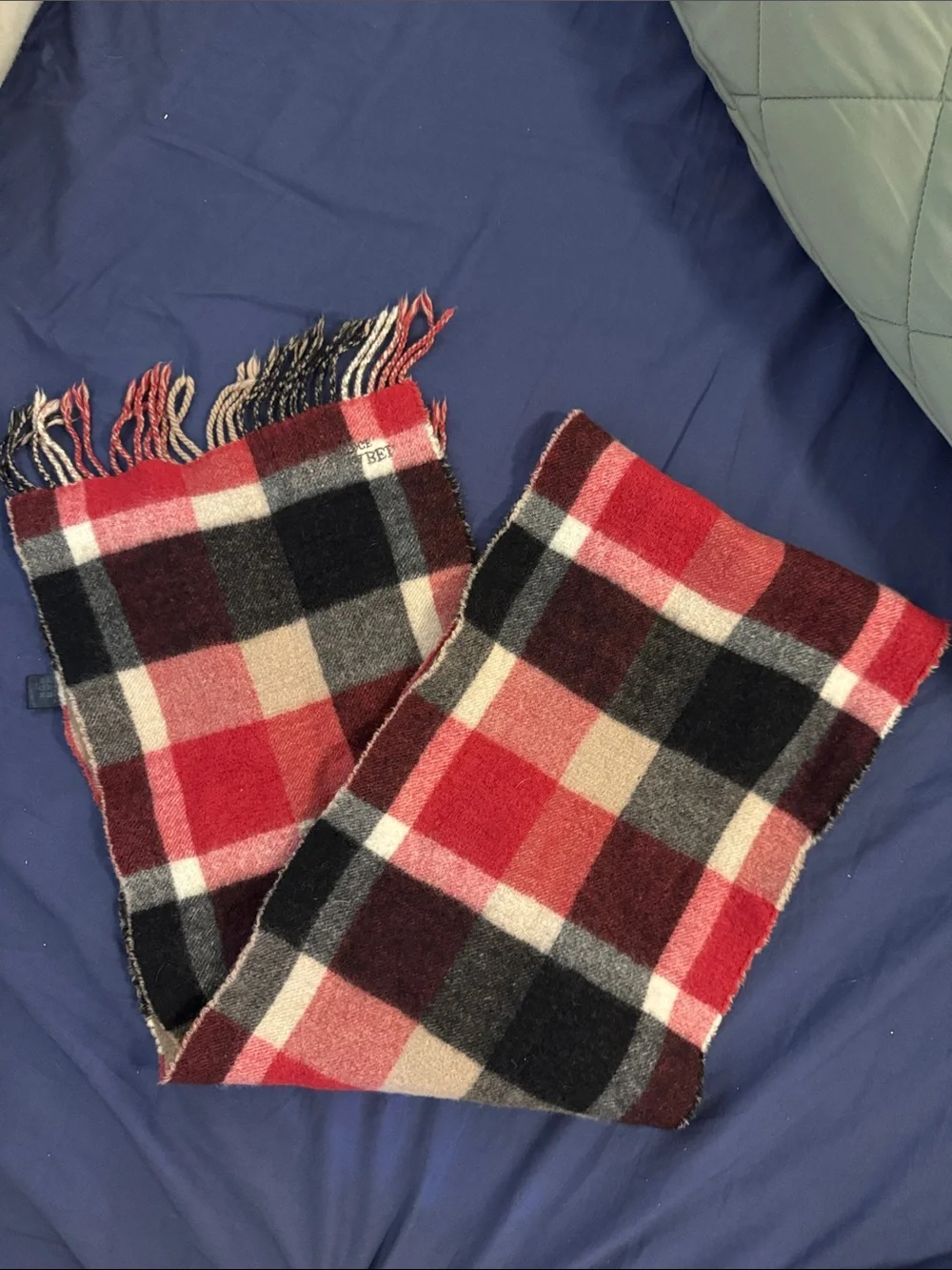 Black label crest ridge cashmere scarf